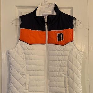 Ladies white, sleeveless Tigers vest
